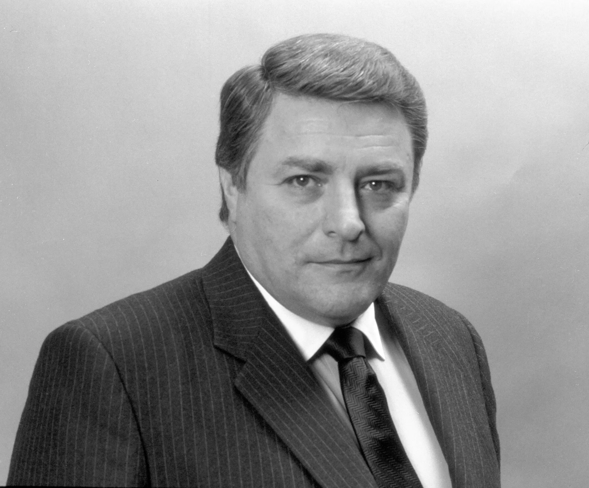 James H. Rosenfield Sr., CBS Executive Who Oversaw Key Broadcast Divisions, Dies at 97