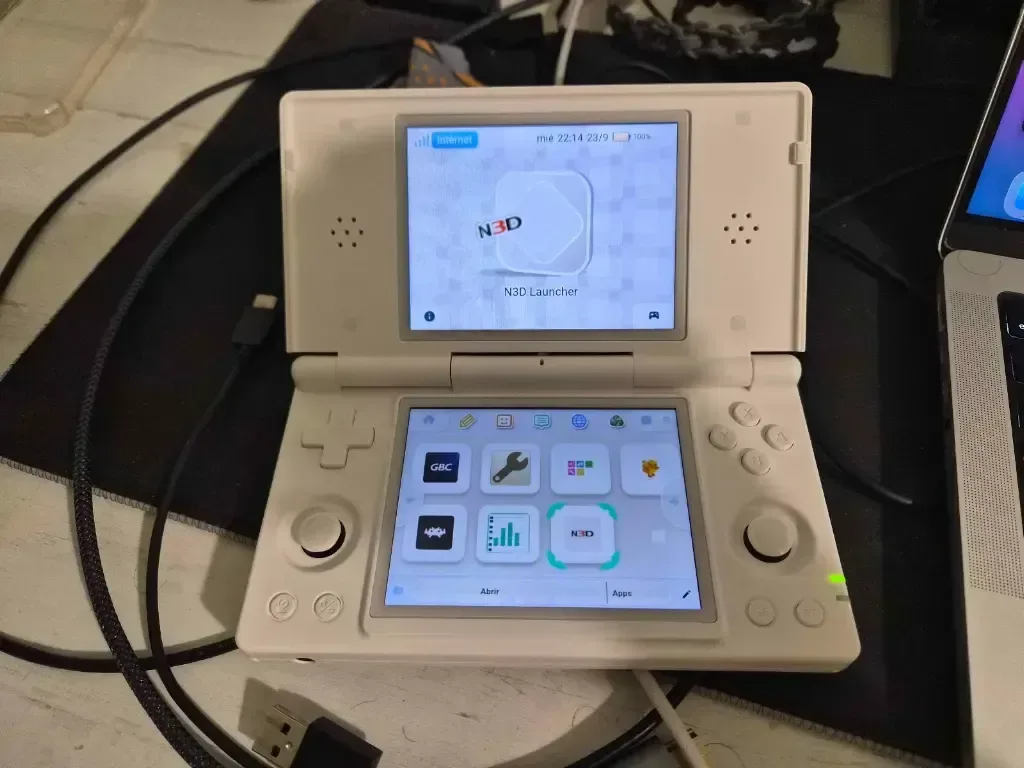 A DS-style NitroDeck app catalog with local game library options