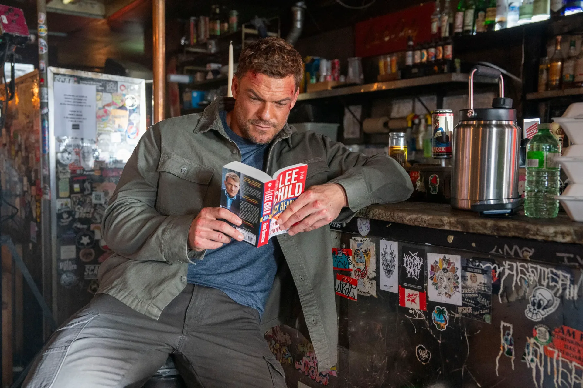 Alan Ritchson as Jack Reacher in the Prime Video action series