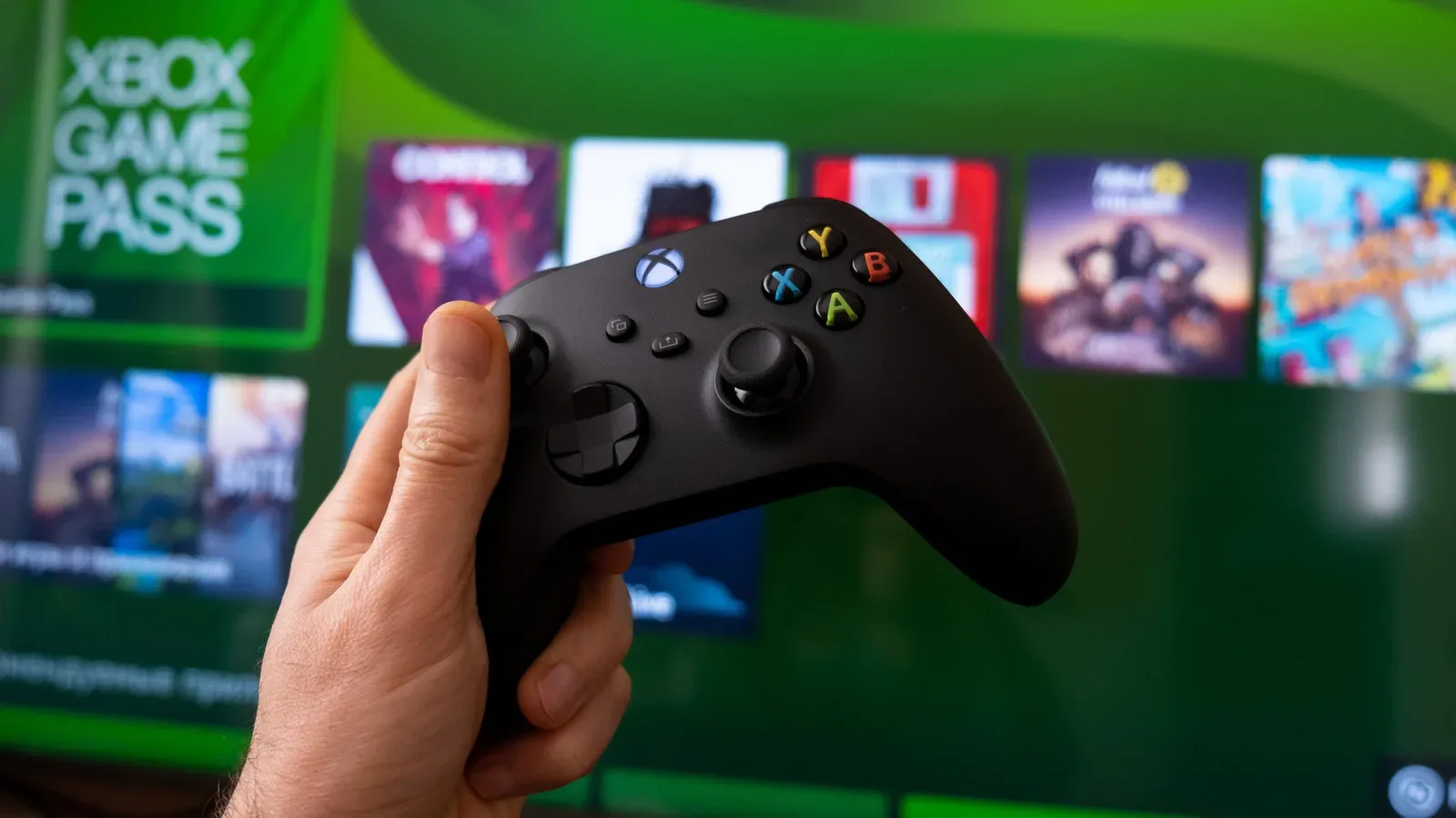 Xbox Game Pass Ultimate subscription guide covering cloud gaming limits and member perks
