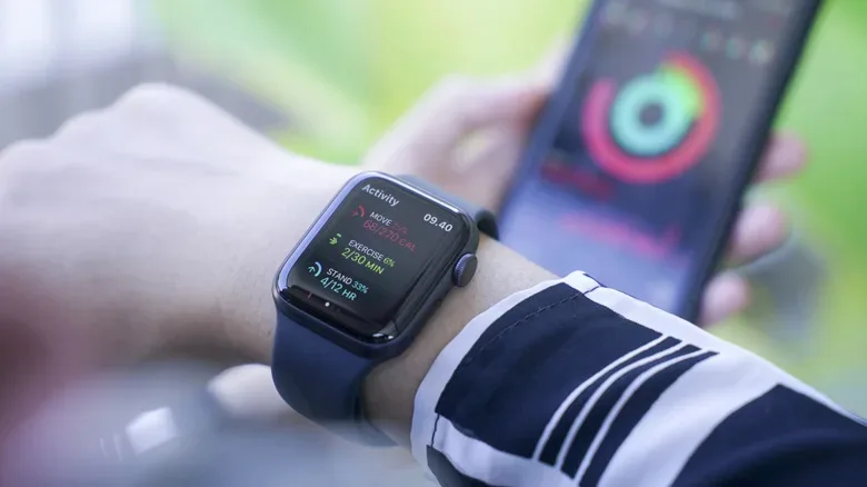 Apple Watch displaying workout tracking while away from an iPhone