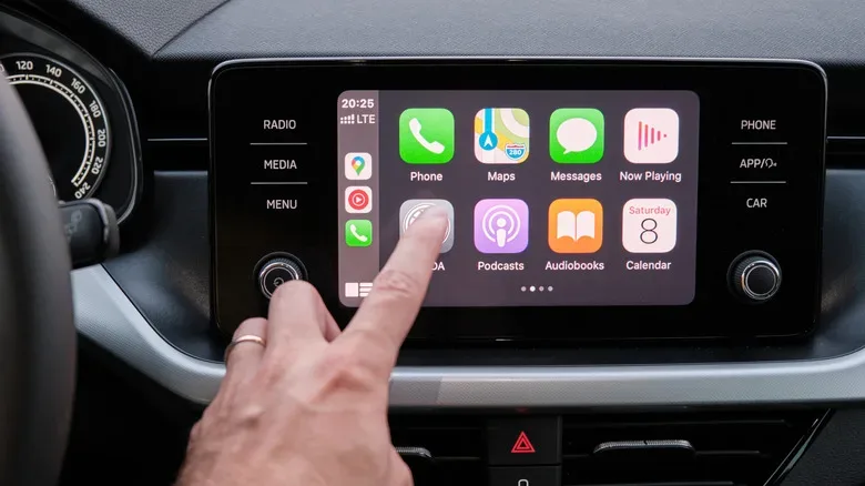 CarPlay app customization menu on an iPhone