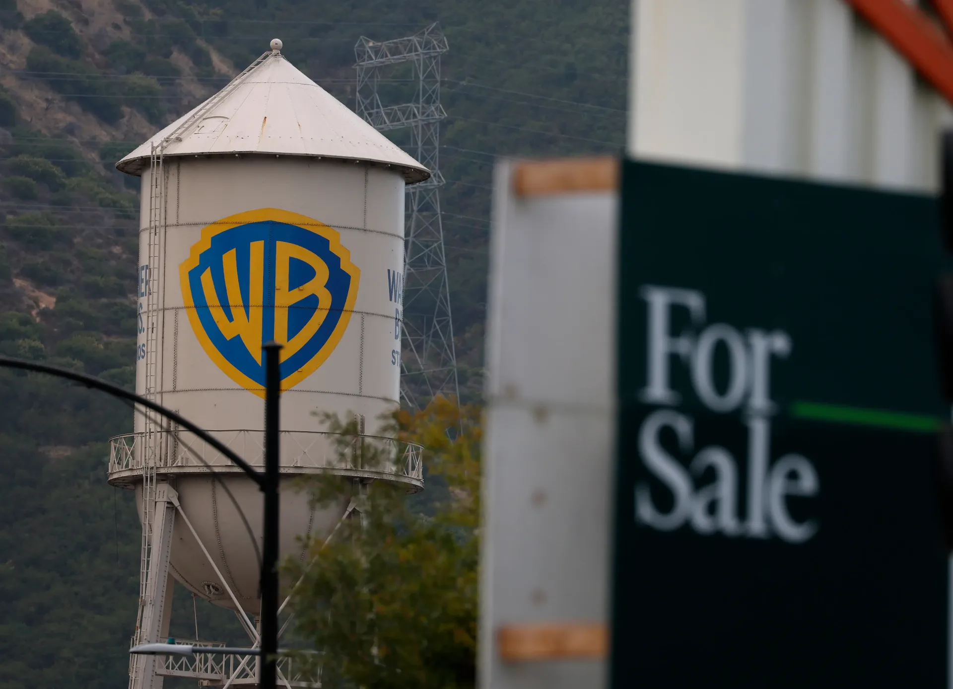 Paramount and Warner Bros. Discovery merger discussions remain unresolved