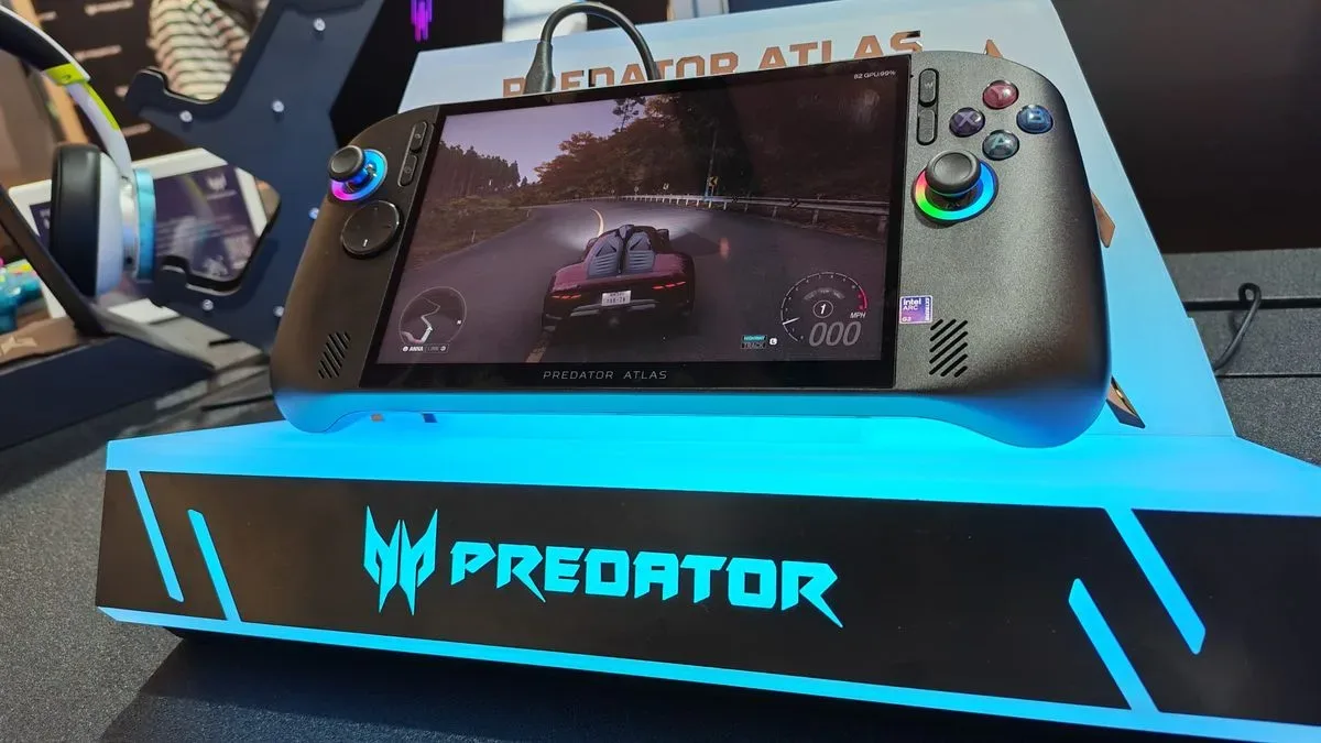 The Predator Atlas 8 playing Forza Horizon 6