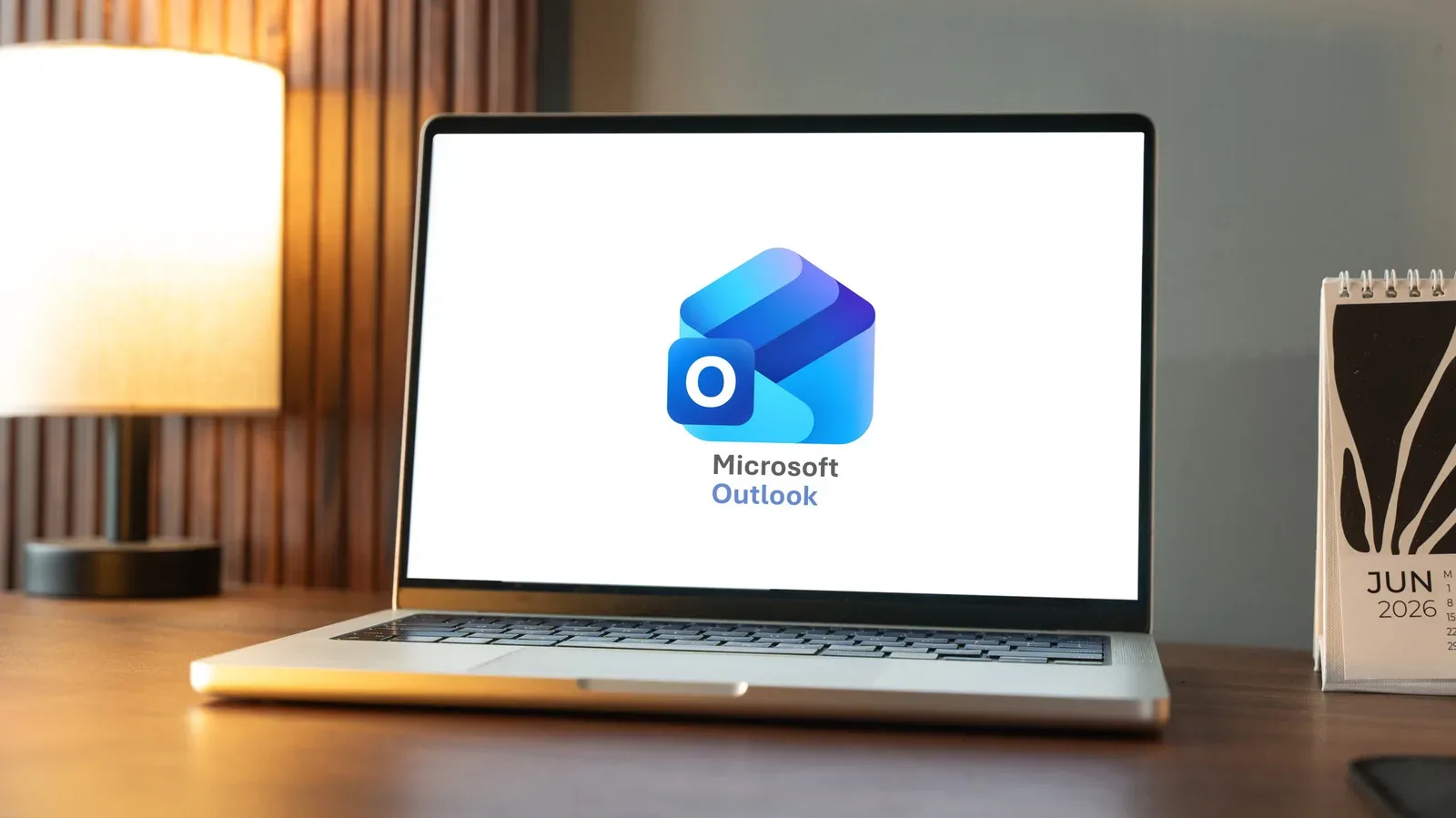 Outlook inbox displaying a message error on a desktop screen
