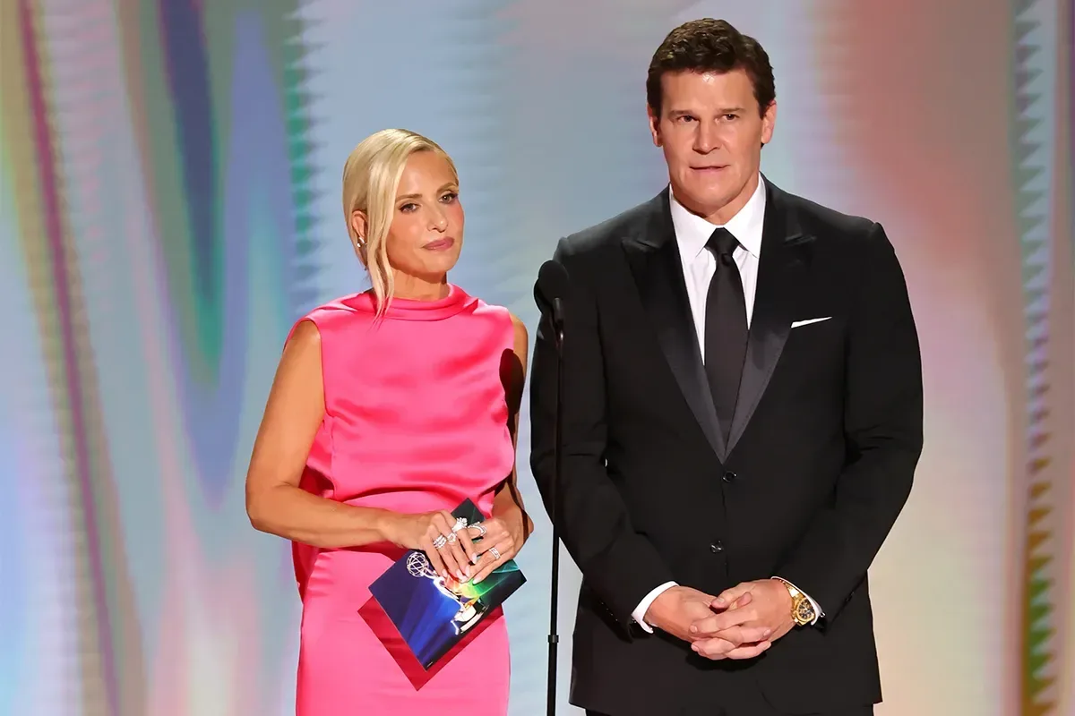 Sarah Michelle Gellar and David Boreanaz reunite onstage at the 2026 Emmy Awards