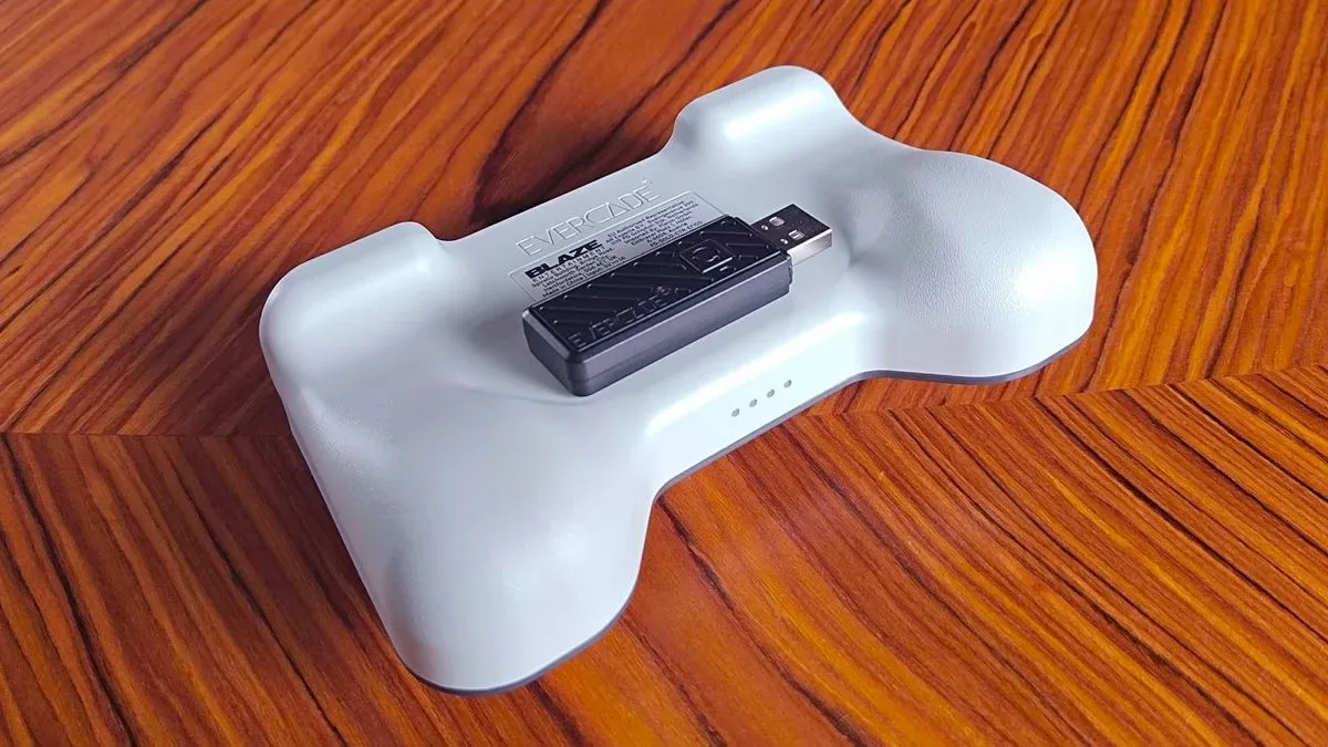 Close-up of the Evercade controller's D-pad, face buttons and analogue sticks