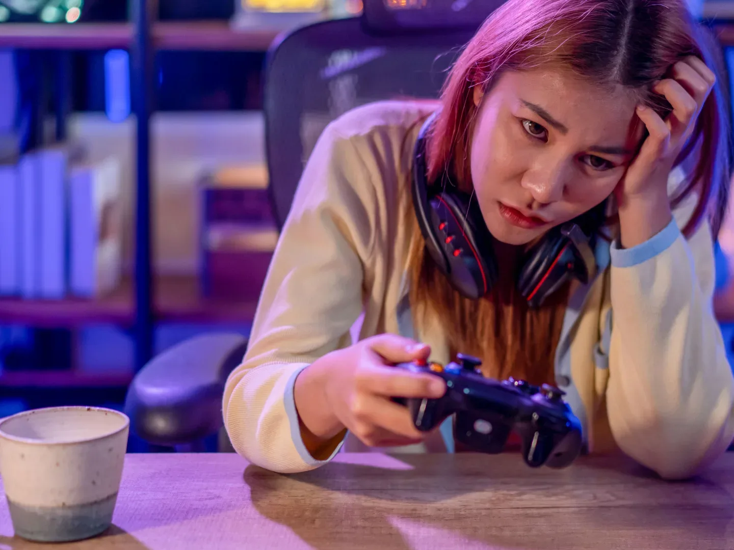 Players communicating in an online multiplayer game lobby