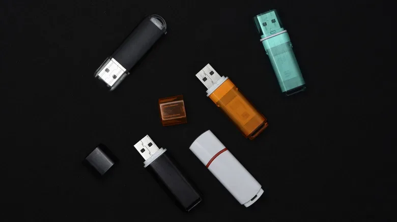 Compact USB-A and USB-C flash drive connected to a laptop
