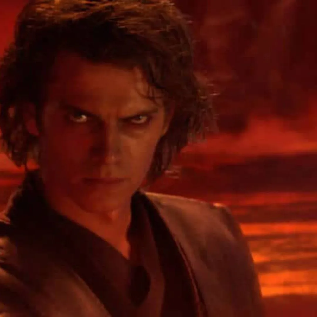 Padmé Amidala and Obi-Wan Kenobi in a tense Revenge of the Sith scene