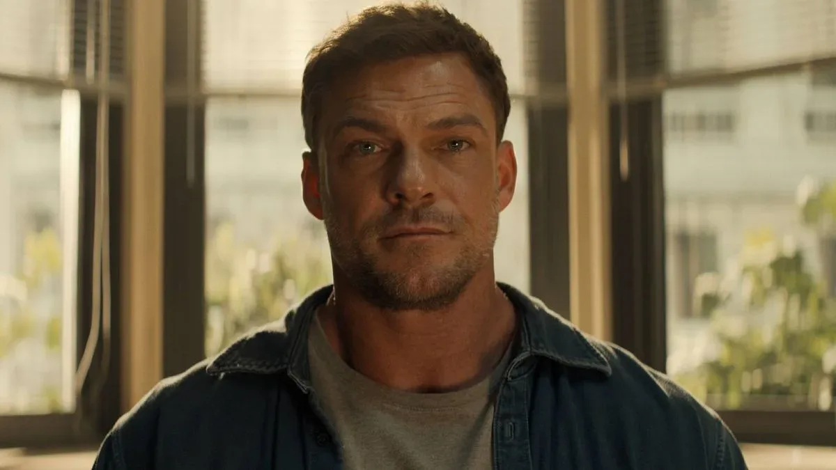 Alan Ritchson as Reacher in Reacher season 4