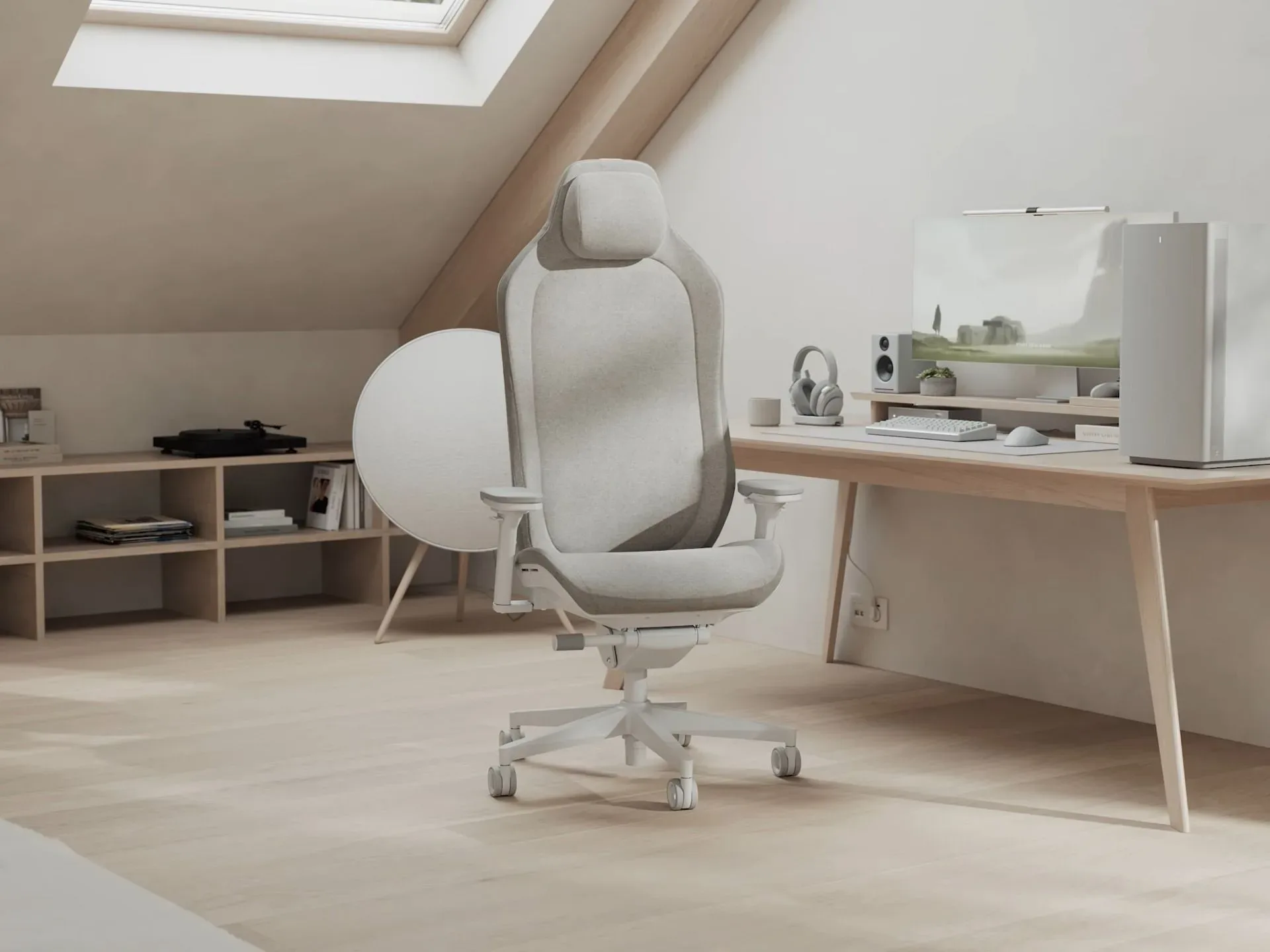 Refine 2 adjustment controls and memory foam headrest