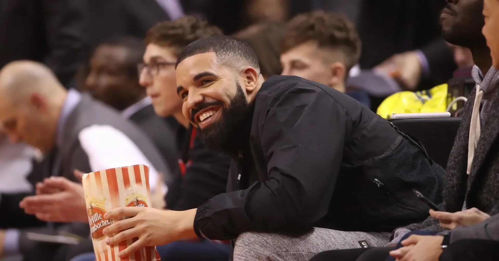 Drake displaying a Cash Money chain during a livestream