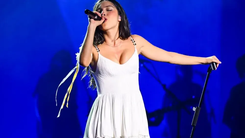 Olivia Rodrigo Opens the Unraveled Tour in Hartford as 86-Date Run Begins