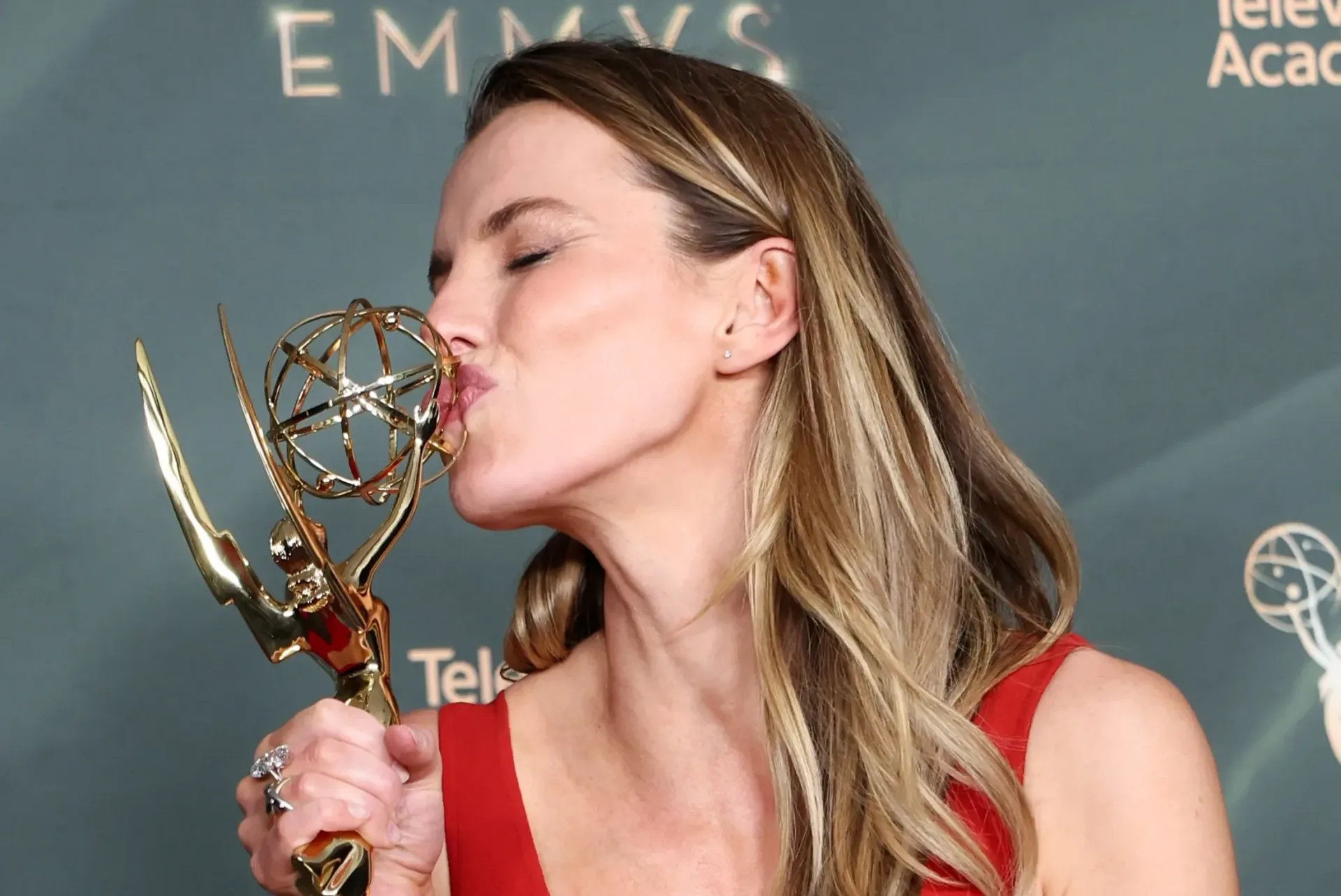 Betty Gilpin accepting her outstanding guest actress in a comedy Emmy for Widow’s Bay