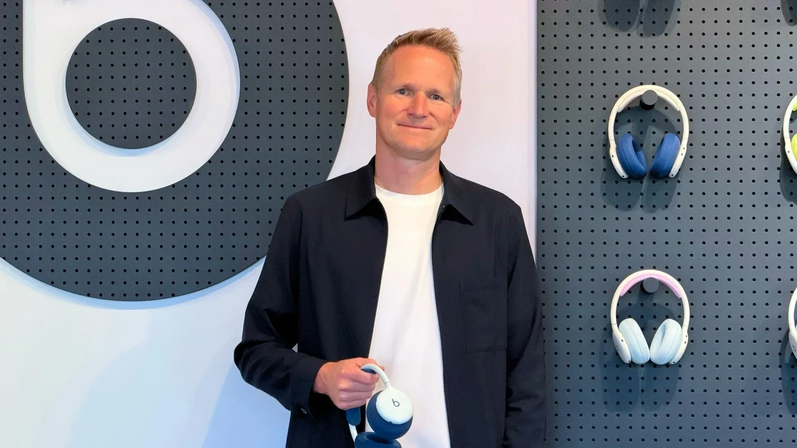 Beats 360 over-ear headphones with interchangeable ear cushions