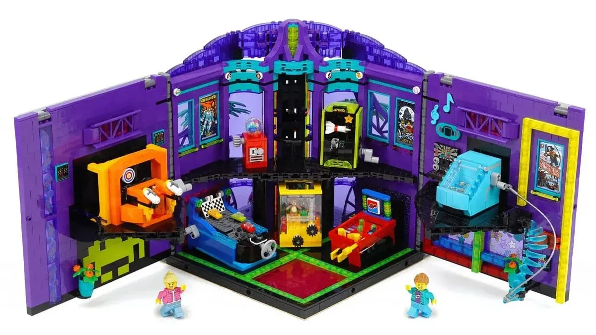 Liam Paradise’s fold-out LEGO Ideas arcade building shown closed