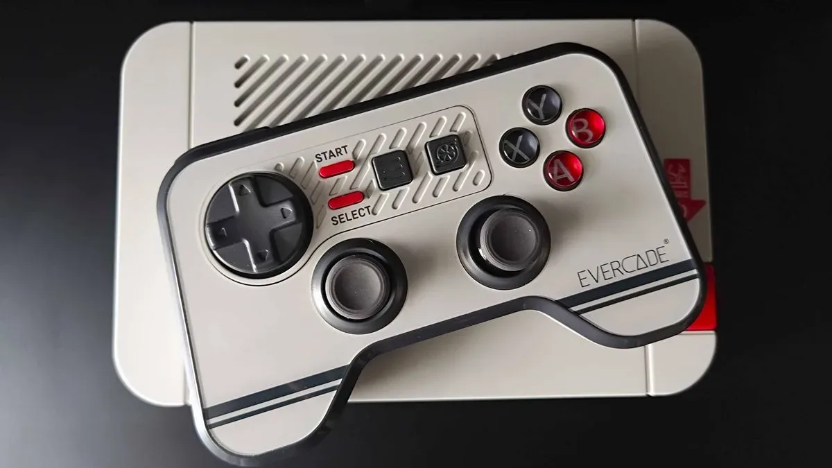 Evercade Dual Thumbstick Wireless Controller sitting on top of VS-R console.