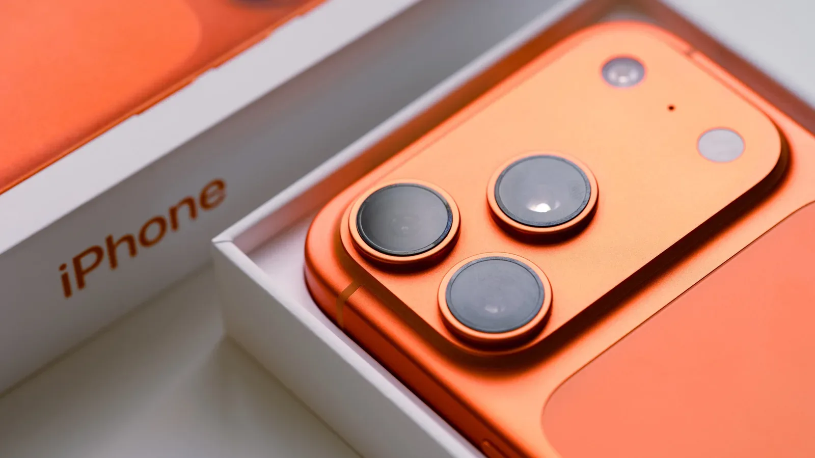 iPhone 18 Pro shown beside iPhone 17 Pro to illustrate their similar design