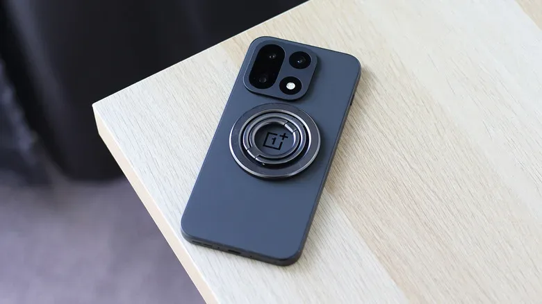 A magnetic conversion ring fitted to the rear of an Android phone case
