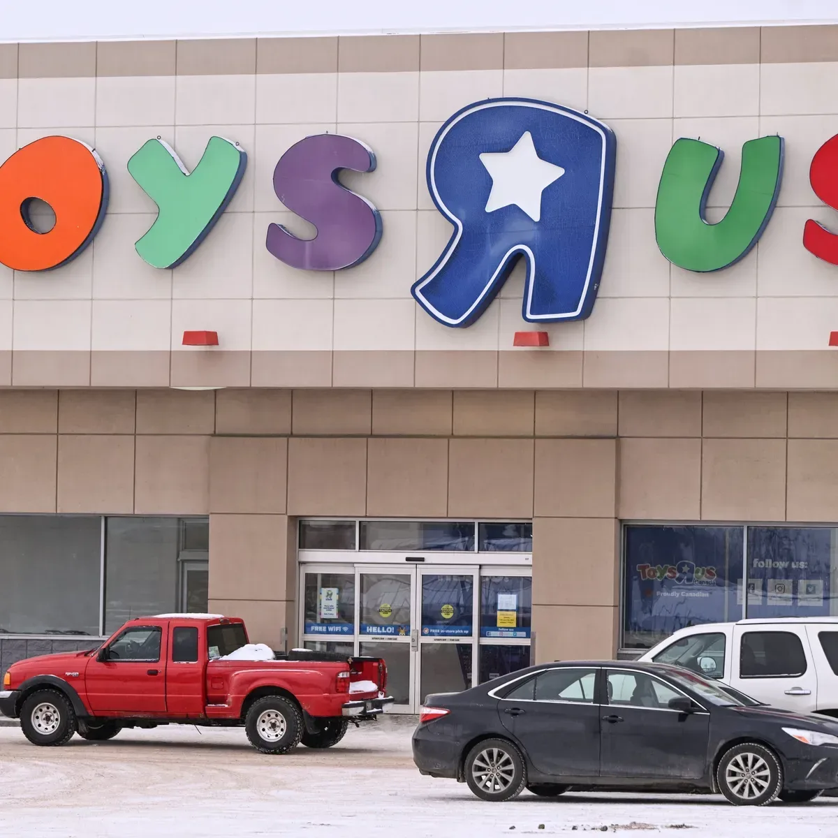 Toys ‘R’ Us storefront representing the retailer’s planned US store expansion