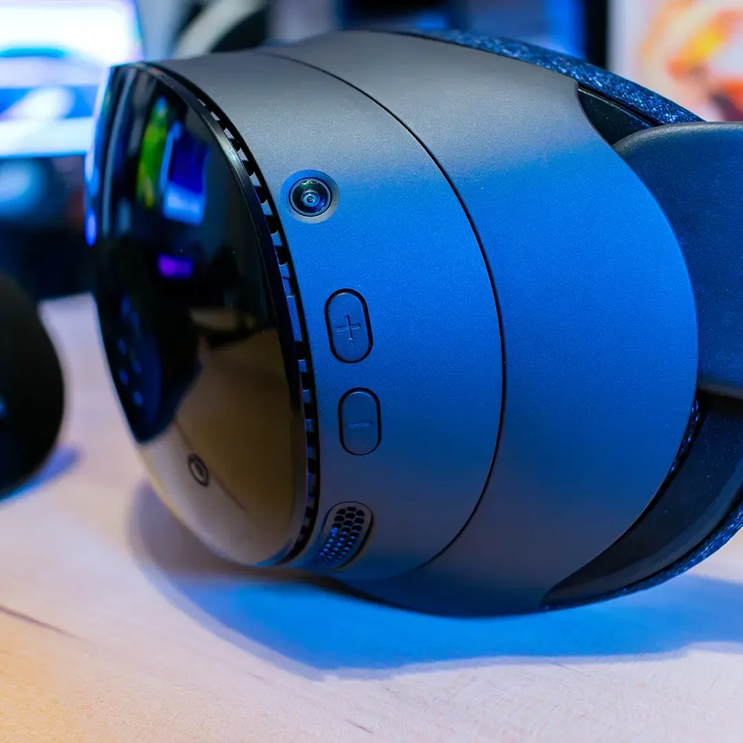 Valve Steam Frame VR headset with controllers and dedicated Wi-Fi 6GHz dongle