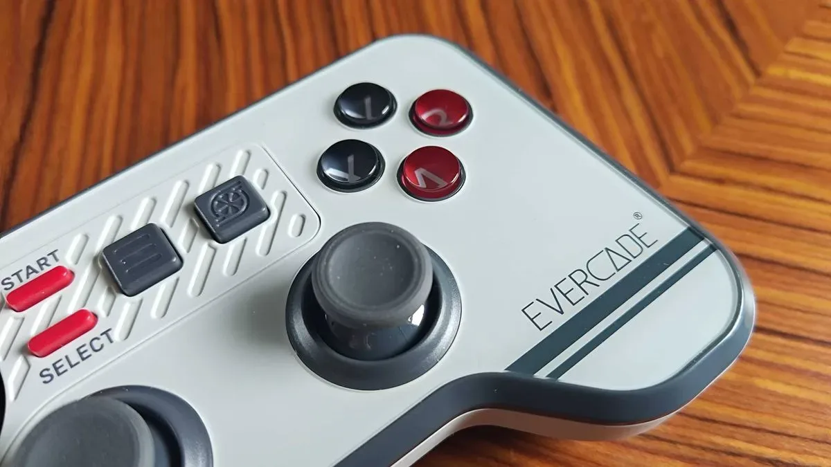 Evercade Dual Thumbstick Wireless Controller with Bluetooth receiver dongle
