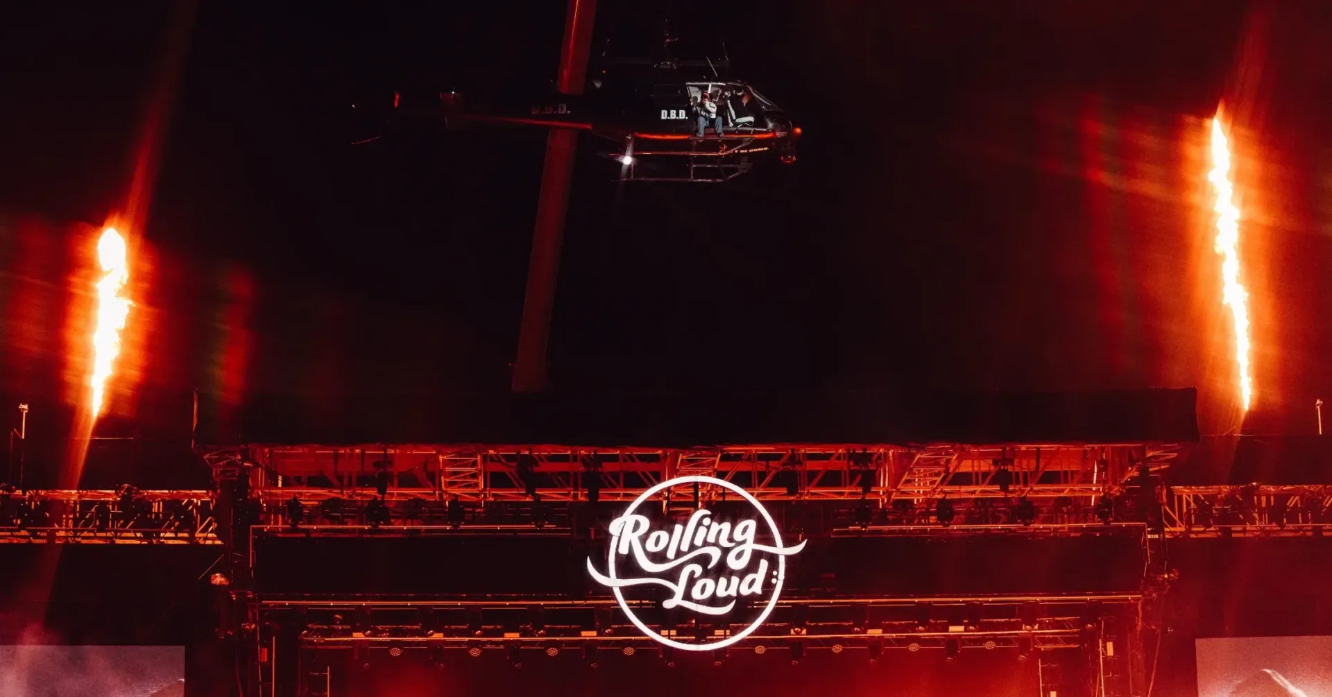 Rolling Loud Florida crowd at an outdoor hip-hop festival in Orlando