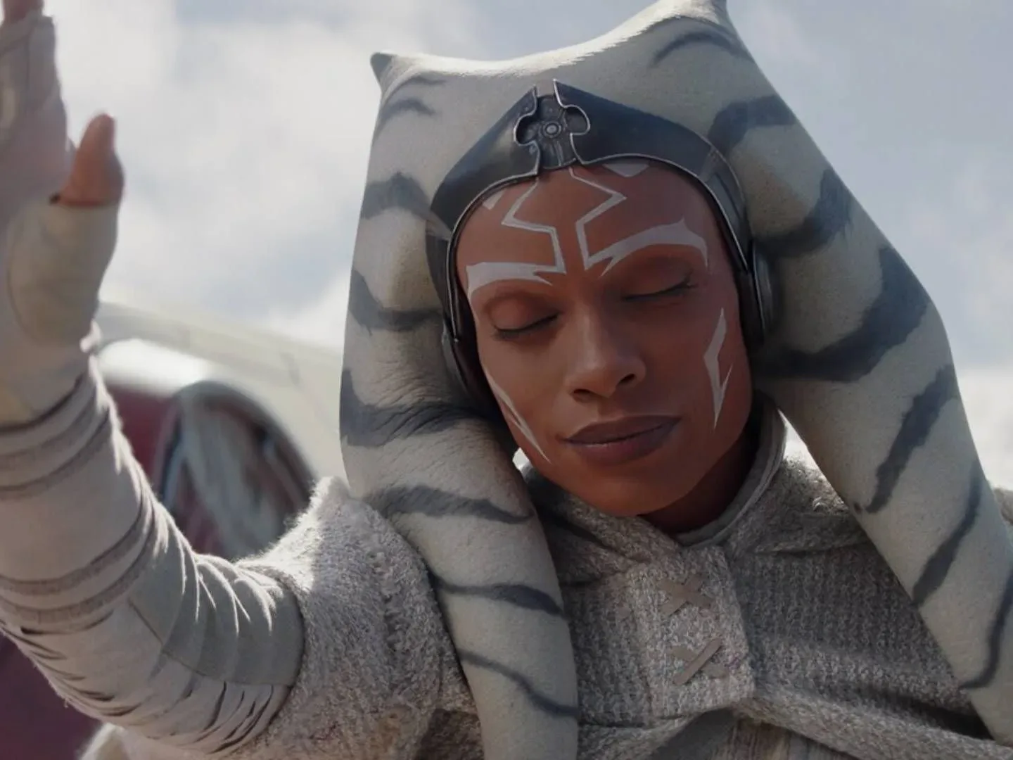 Ahsoka Tano and Anakin Skywalker connected to the returning Mortis storyline