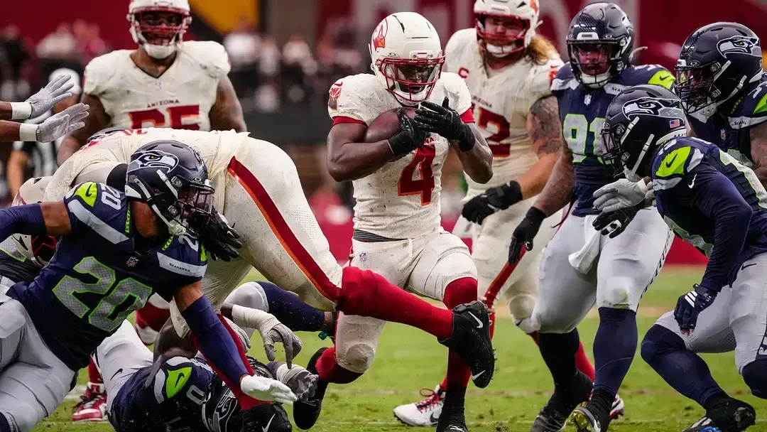 Arizona Cardinals running back Jeremiyah Love running against the Seattle Seahawks