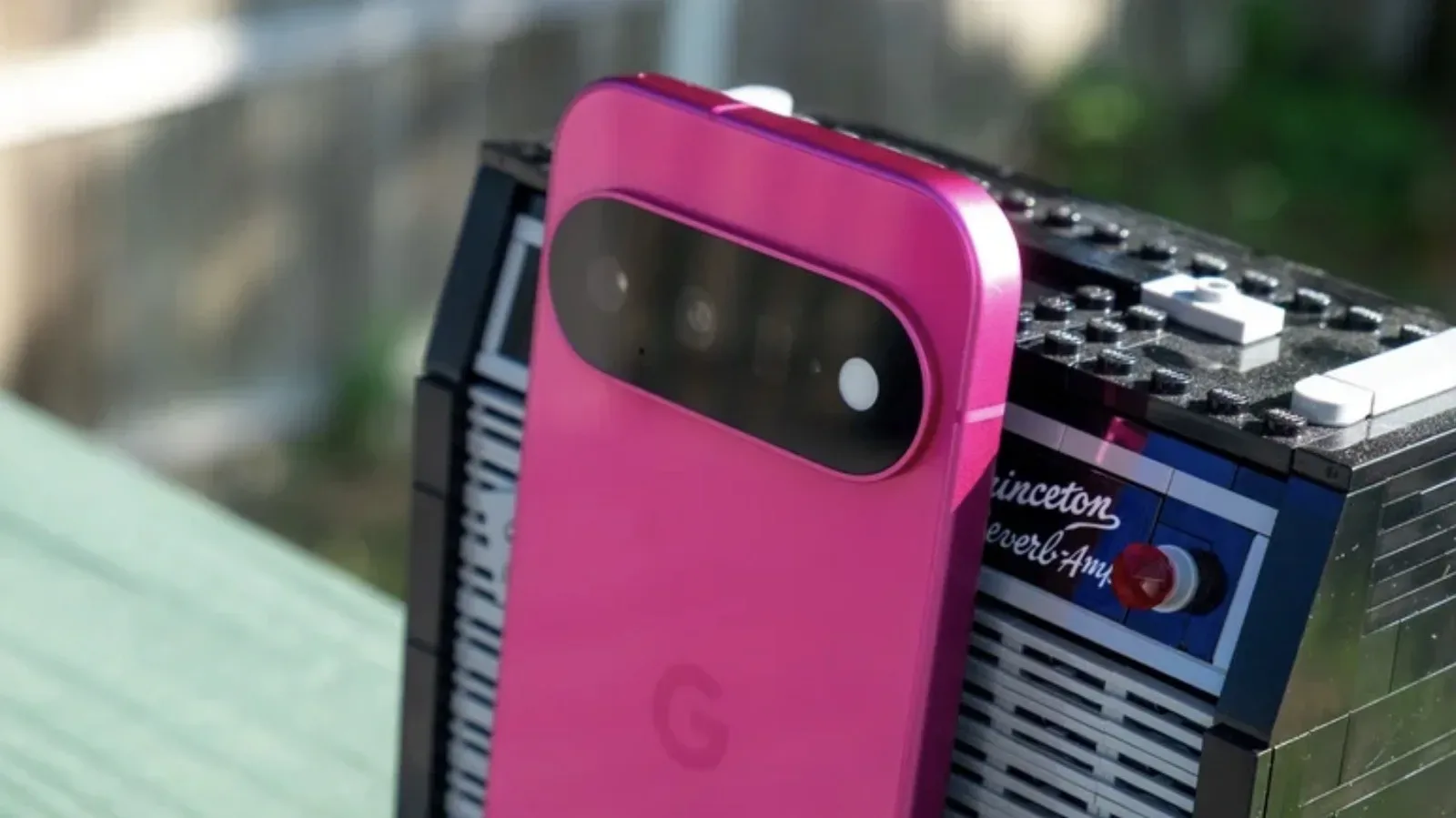 Pixel 11 displaying Gemini’s Call for Me live phone-call transcript