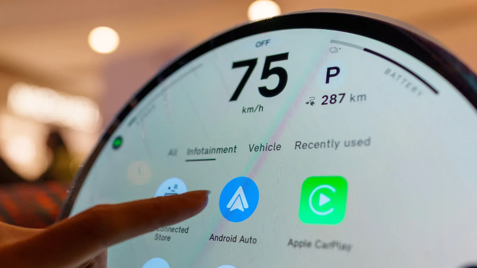 A vehicle infotainment display showing an Android Auto connection screen