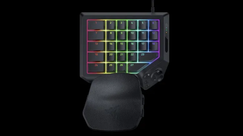 Close view of the Tartarus V2 Pro programmable keys and adjustable wrist rest
