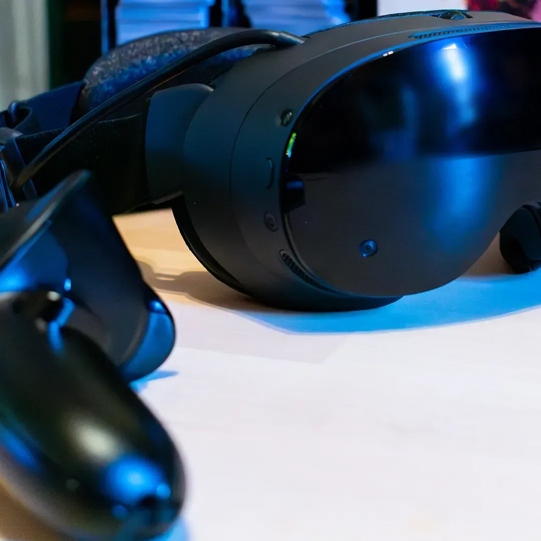 Steam Frame reservation resale listings showing prices above Valve’s listed headset prices