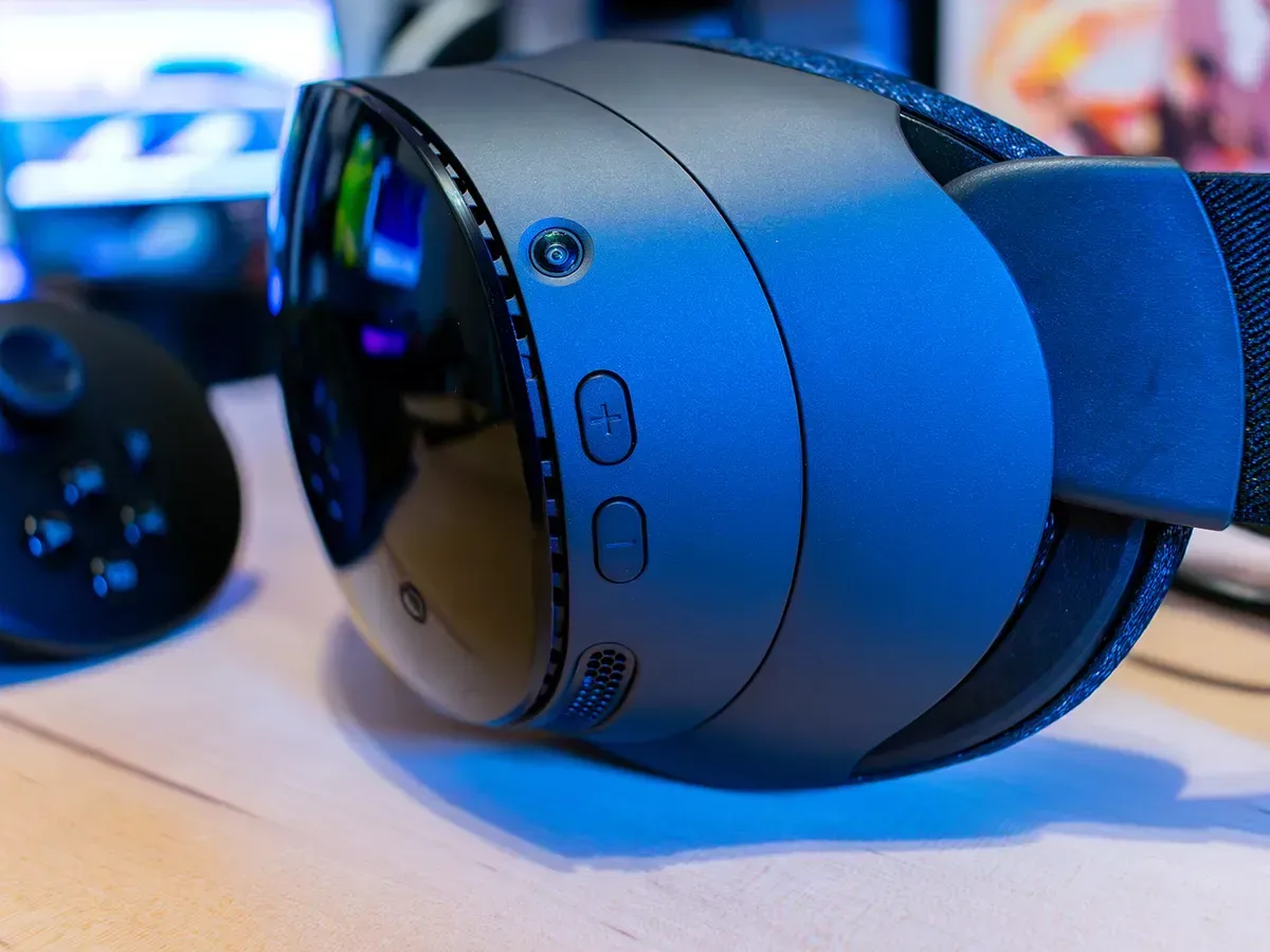 Steam Frame 256GB and 1TB VR headset reservation details