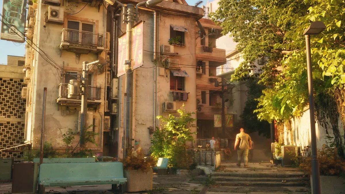 A beautiful sunlit street corner in No Law