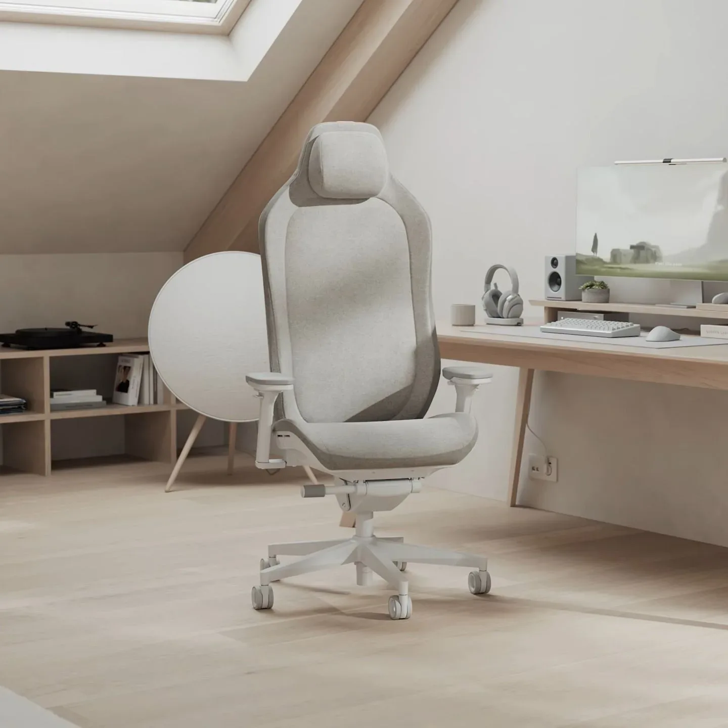 Fractal Refine 2 hybrid chair with mesh backrest and fabric seat