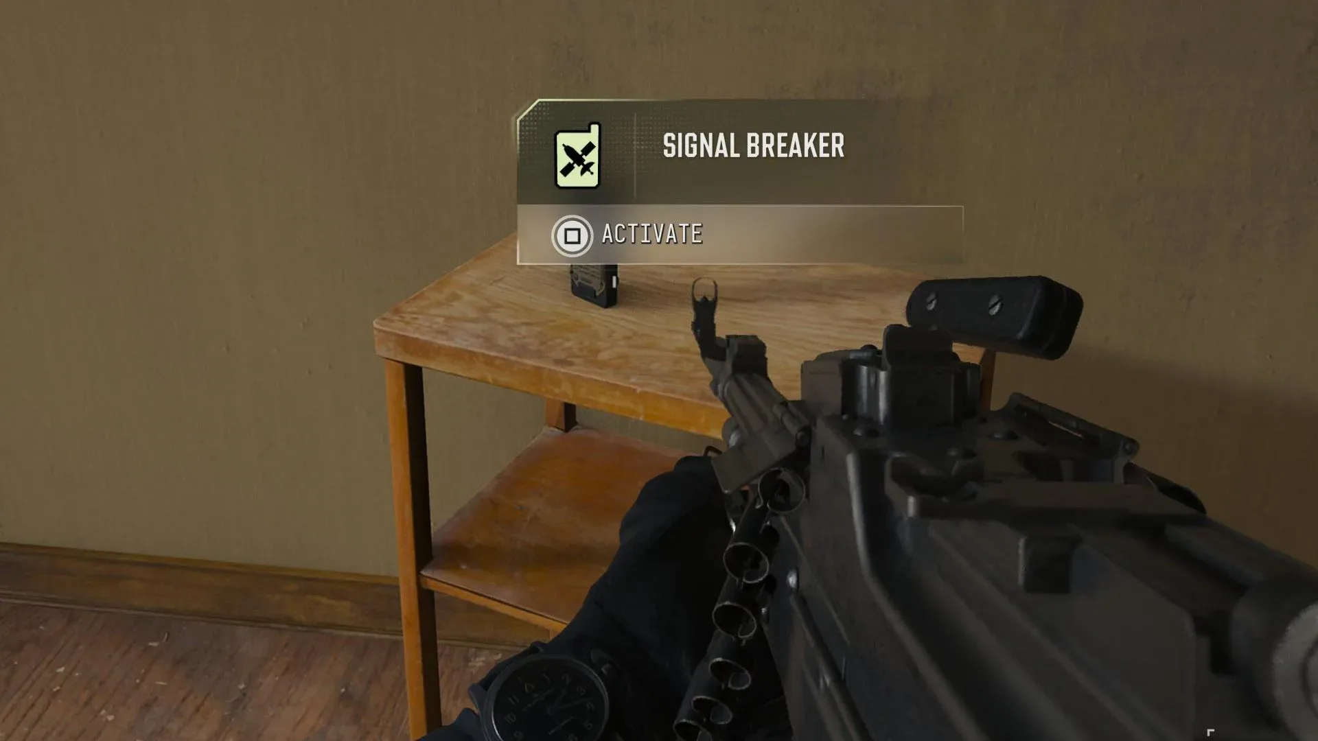 Green radio-shaped Dynamic Op marker on the MW4 DMZ tactical map