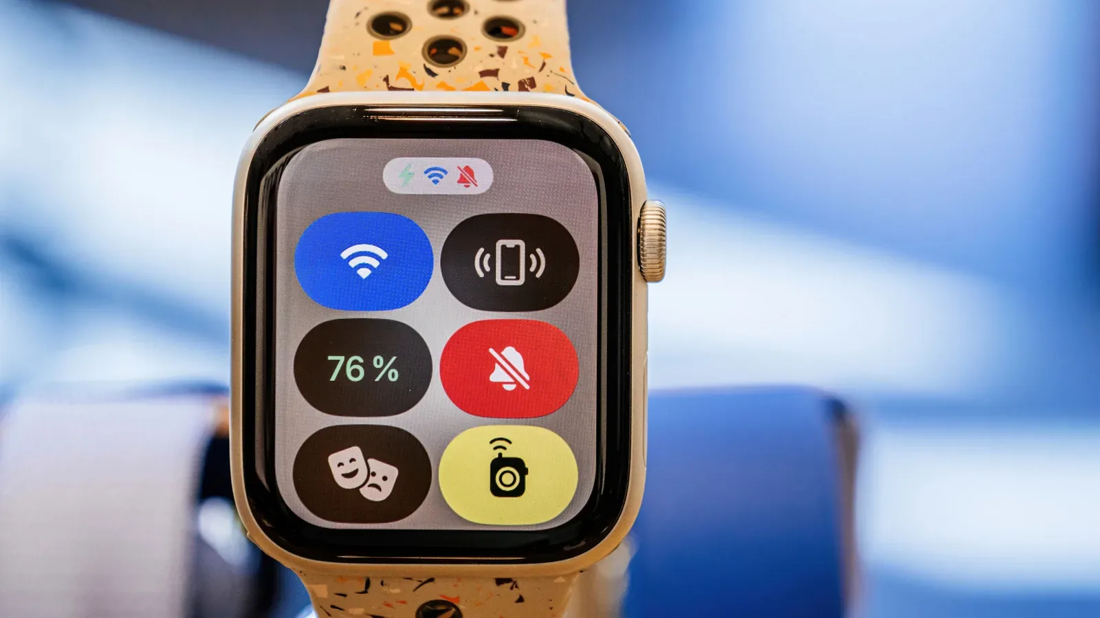 Apple Watch Control Center showing the Theater Mode masks icon