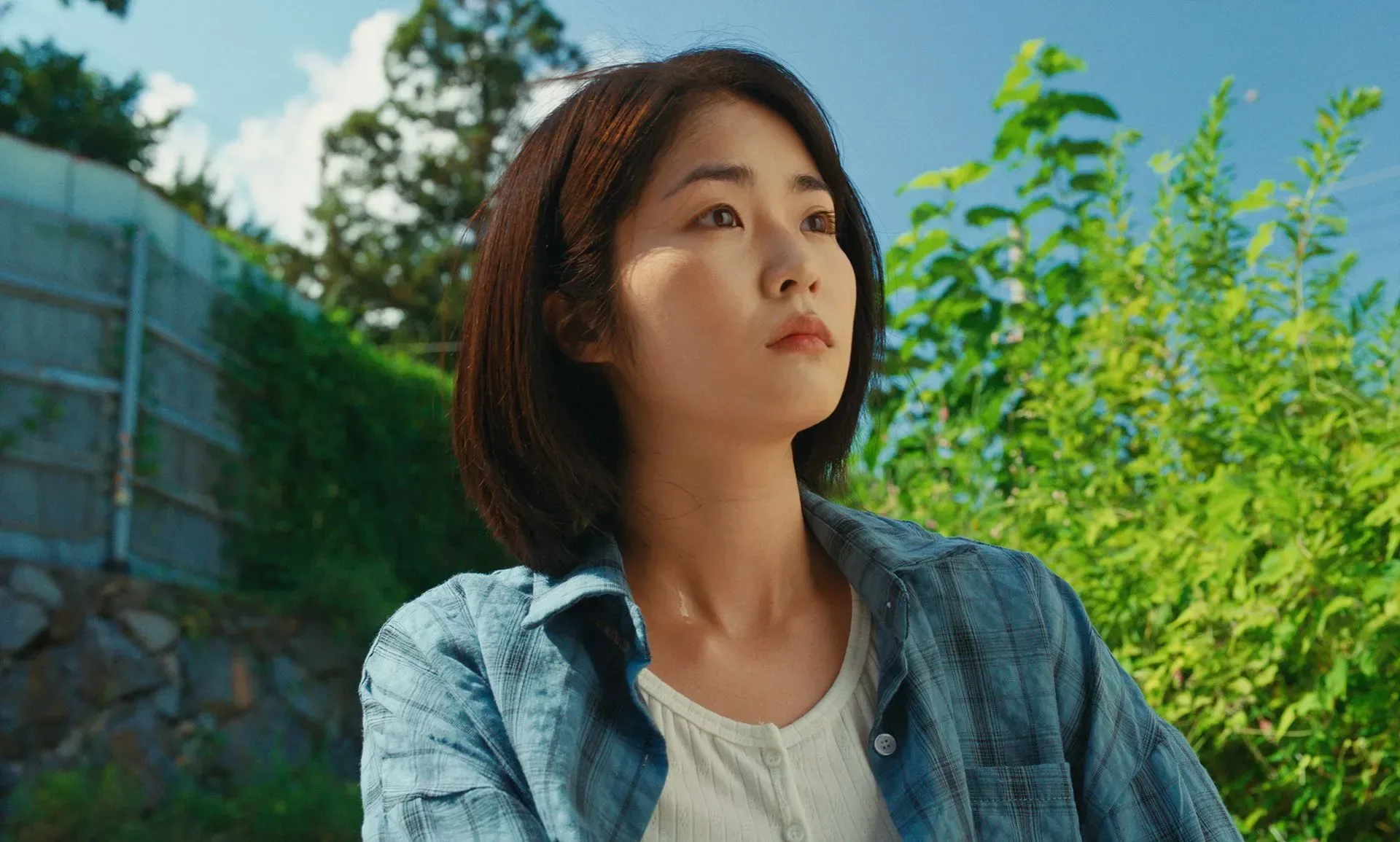 Hansol Park as Tae-ju in Beach Fictions