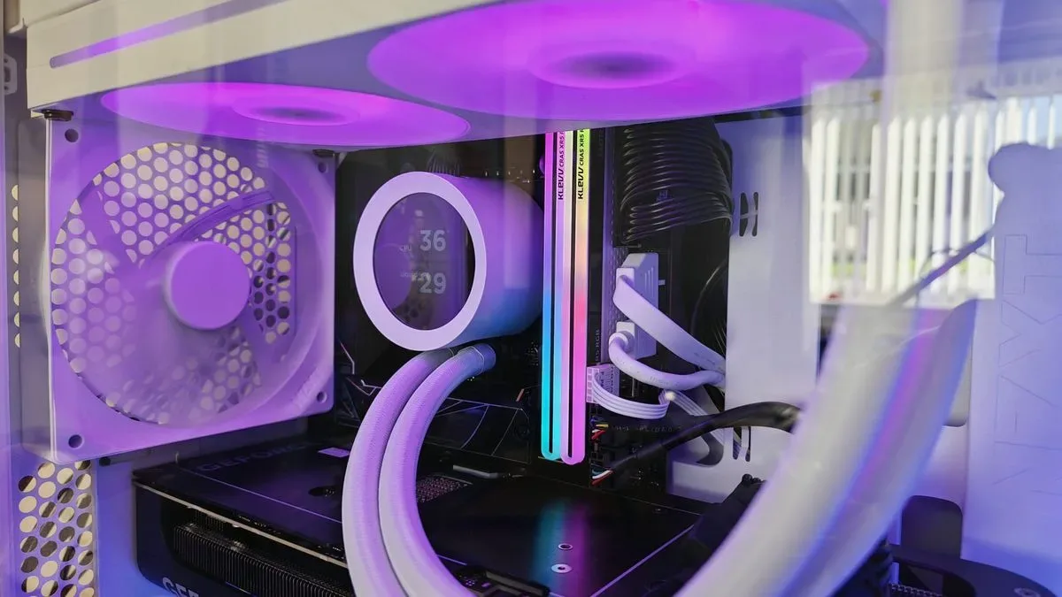 A Mini-ITX motherboard inside the NZXT H3 Flow
