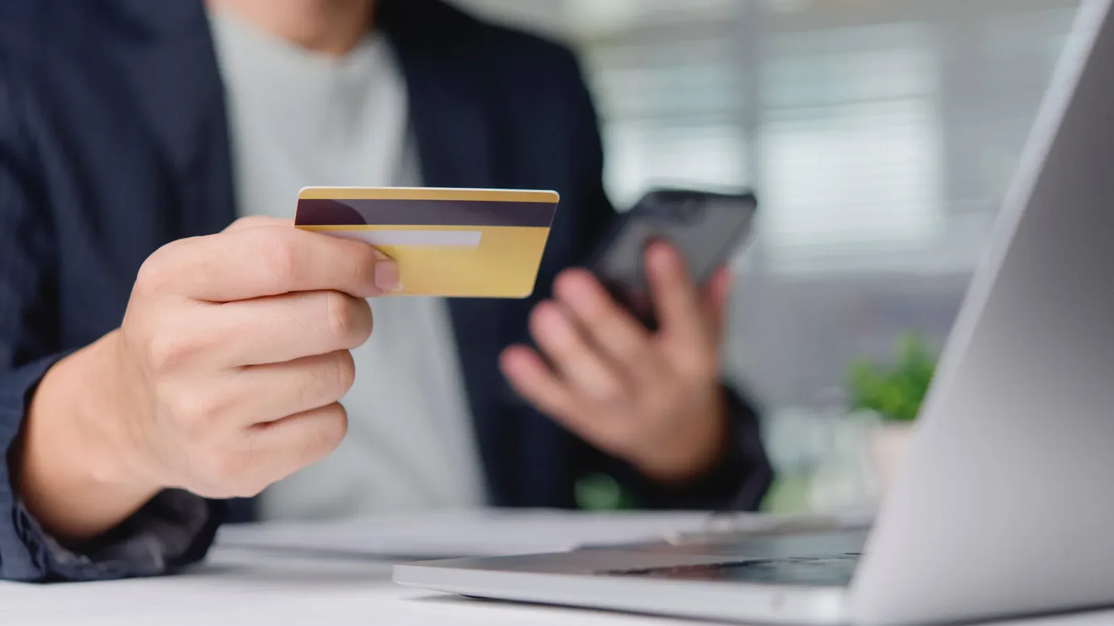 A shopper viewing digital wallet payment options during online checkout