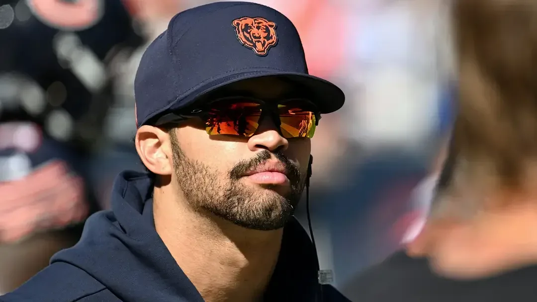 Caleb Williams on the Bears sideline during a game against the Jets