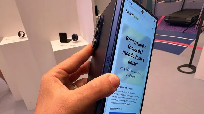 The outside hinge on the Galaxy Z Fold Ultra, held in a hand.