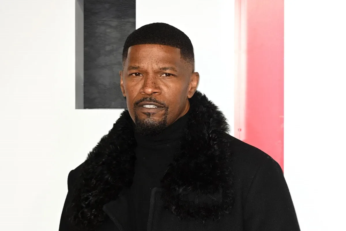 Jamie Foxx performing stand-up comedy on stage