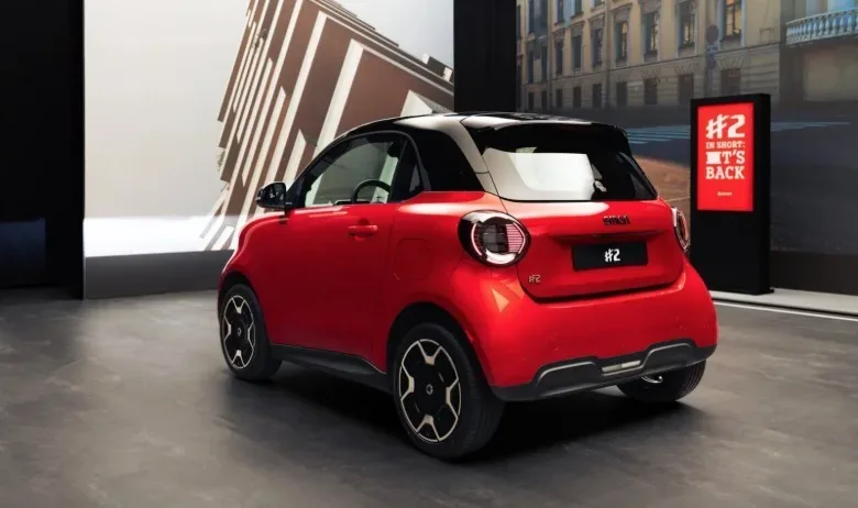 Smart #2 Couture Edition with white body and gold roof detailing