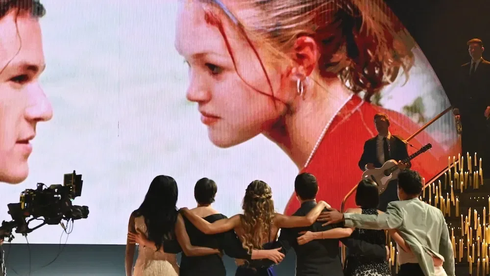 Julia Stiles Revisits ‘10 Things I Hate About You’ in Heath Ledger Tribute on ‘Dancing With the Stars’