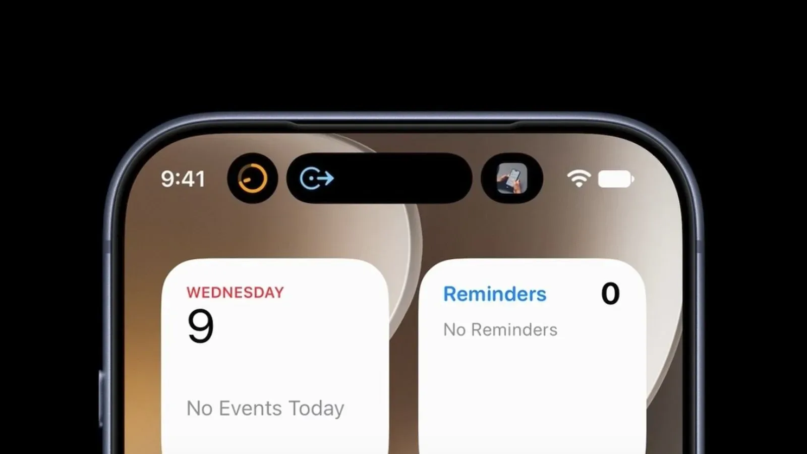 iPhone 18 Pro Dynamic Island displaying Live Activity status updates