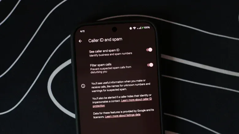 Phone call screening interface for an unknown caller