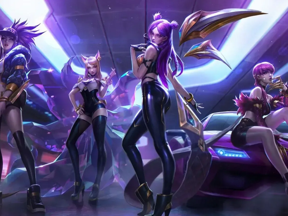 Ahri, Akali, Evelynn, Kai'Sa and Seraphine in K/DA All Out-era promotional art